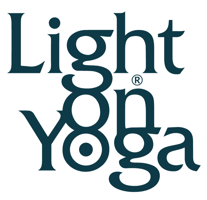 light-on-yoga-logo-gross